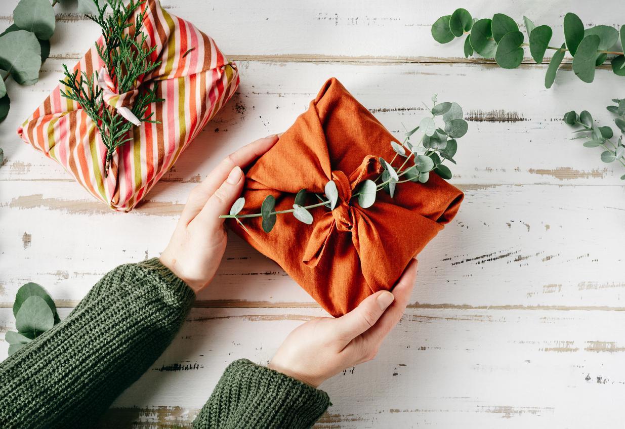 Technique d'emballage cadeau furoshiki